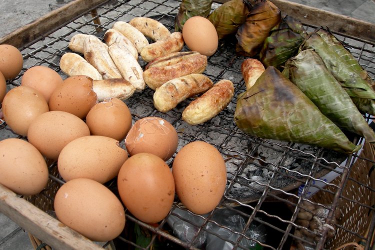 Grilled Eggs and Bananas